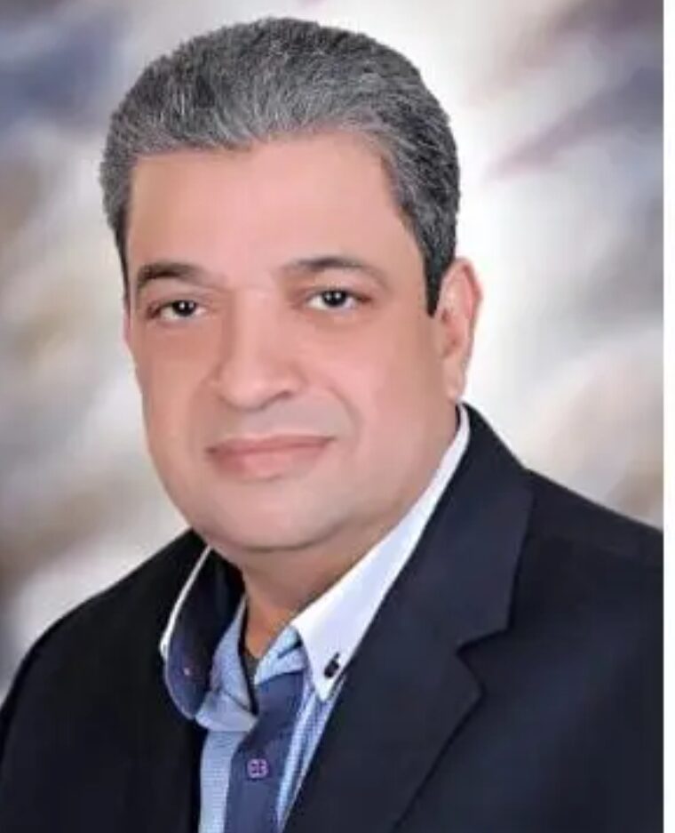 دكتور احمد شكل