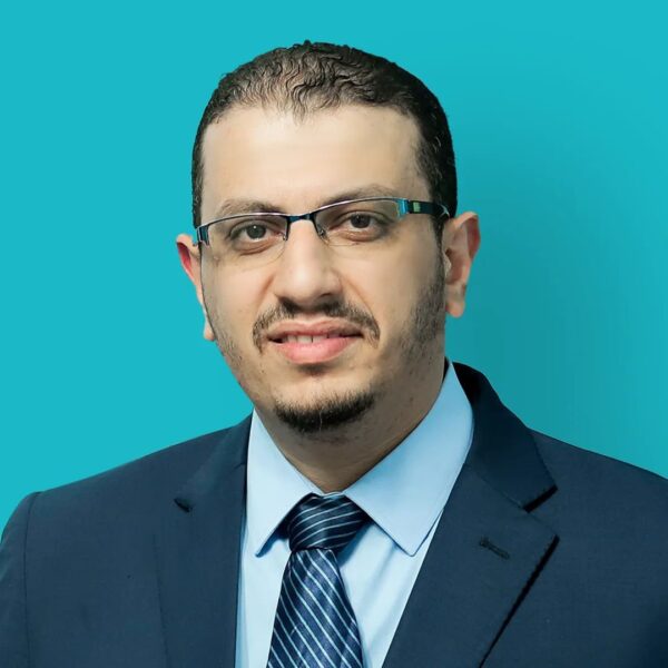 دكتور محمد نبيل القاضي استشاري الجهاز الهضمي والكبد والمناظير 01034348102