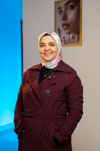 دكتورة ثريا حسني استشاري الجلدية والتجميل